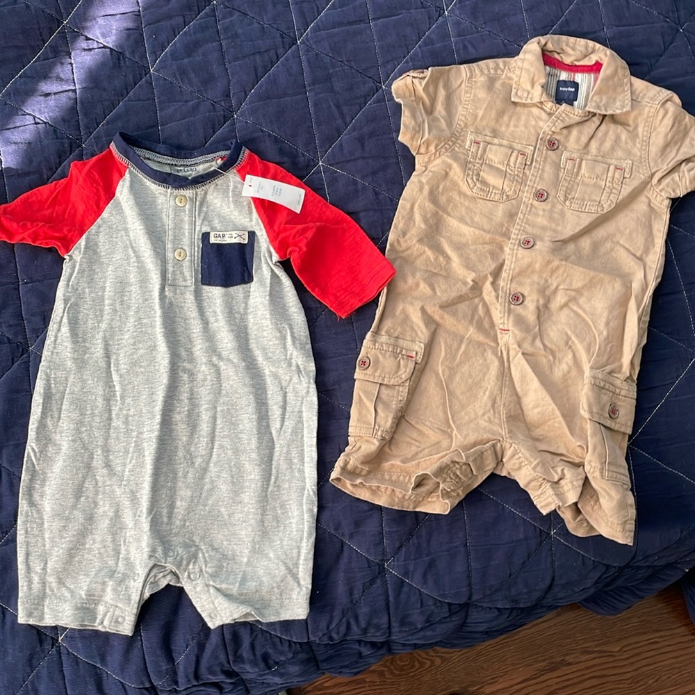 Baby Gap 6-12 month rompers one piece